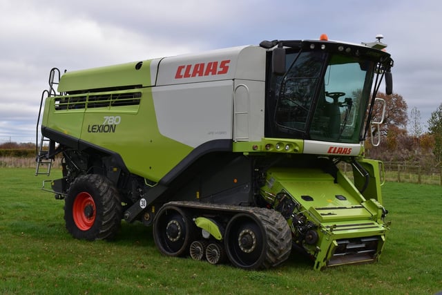 Lot #266
2013 CLAAS 780 Lexion rotary COMBINE HARVESTER Fitted with 12m Auto Contour header and transport trailer, Business, APS Hybrid, GPS and card yield mapping on Terra-Tracs front and 500/85R30 Continental rear wheels and tyres.
Available to view online at www.cheffins.co.uk