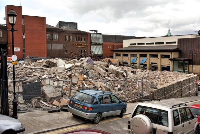 May 2005... Demolition of the Rialto Entertainments Centre at Newmarket Street.