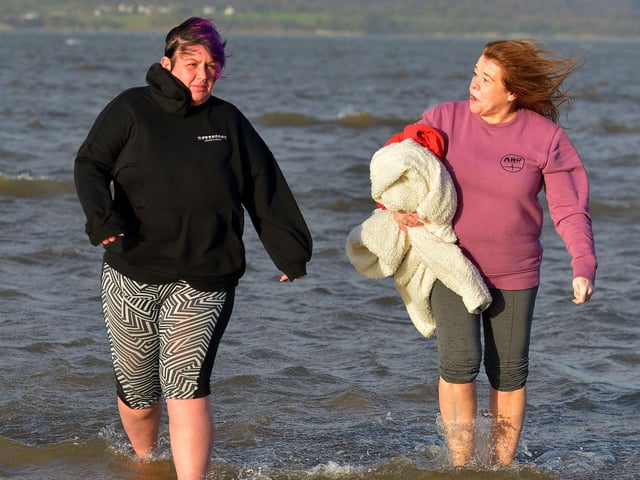 Taking a dip in Lough Swilly at the ARC Fitness New Year’s Day Charity Swim at Lisfannon beach, Inishowen. Photo: George Sweeney. DER2152GS – 011
