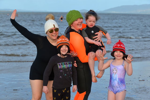 Murray – Cavanagh family members at the ARC Fitness New Year’s Day Charity Swim at Lisfannon beach, Inishowen. Photo: George Sweeney.  DER2152GS – 011