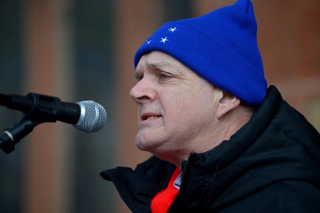 Frankie O’Donnell reads a poem at the Derry Against Fuel Poverty rally in Guildhall Square on Saturday afternoon last. Photo: George Sweeney.  DER2206GS – 140
