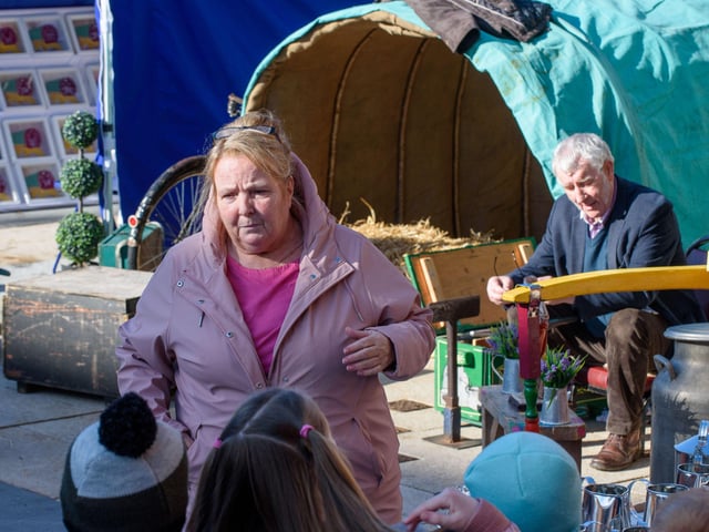 Nell Donagh chats to kids from Longtower PS at the Traveller Living History Exhibition.