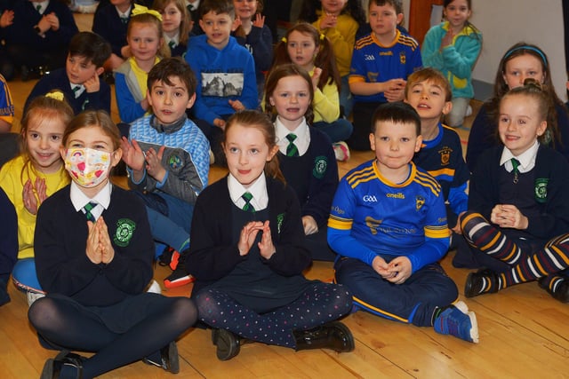 P4 pupils from St Patrick’s PS Pennyburn pictured during the visit of Steelstown Brian Og’s to the school on Friday morning last.. Photo: George Sweeney.  DER2208GS – 086