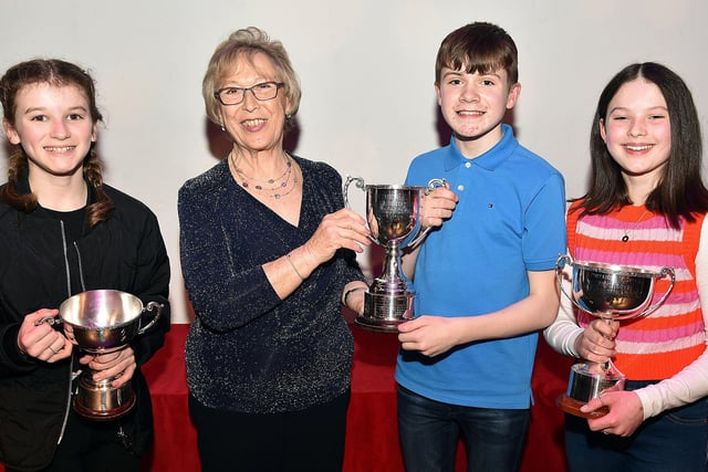 Tish Nicoll, Portadown Speech Festival adjudicator pictured with some of the overall prizewinners at the gala final night. Winners include from left, Poppy Brook, Best Actress Award, Shea Fox, Most Dramatic Performance, and Sarah Reynolds, Adjudicator's Award for High Standard. INPT10-210.