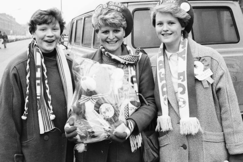 Derry City fans all smiles ahead of their Cup tie against Shelbourne in 1987.