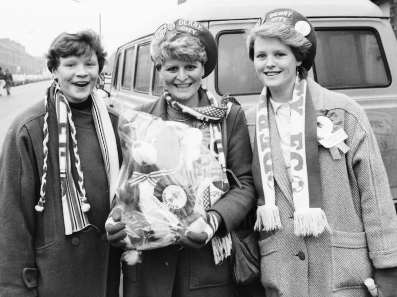 Derry City fans all smiles ahead of their Cup tie against Shelbourne in 1987.