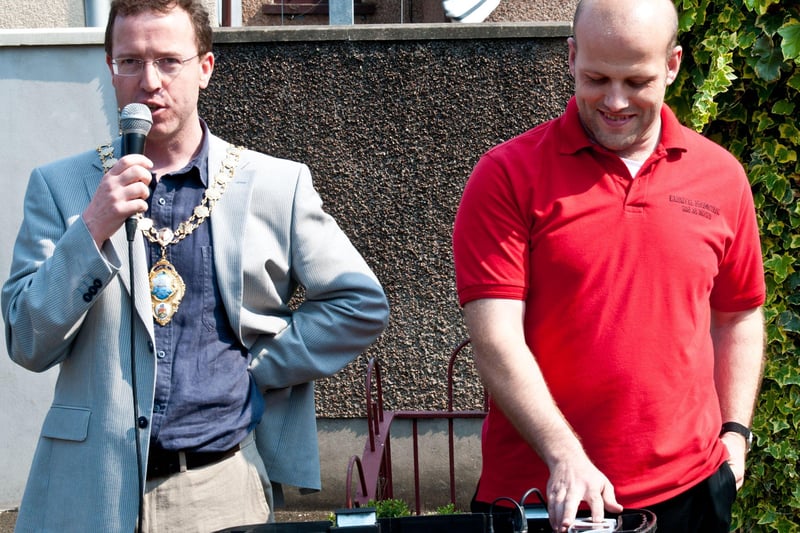 Mayor of Larne in April 2011, Andy Wilson opens proceedings at the Royal wedding street party organised by the Tullgarley Residents Association.  INLT 18-758-BM