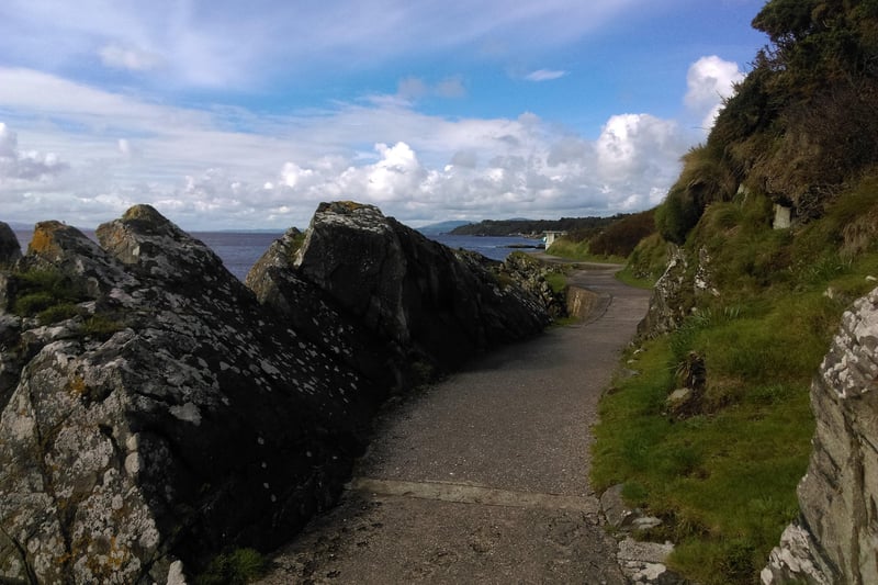 The Shore Path along the Foyle at Moville is suitable for all abilities.