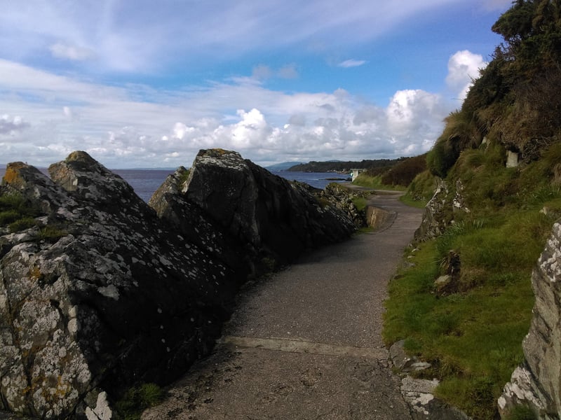 The Shore Path along the Foyle at Moville is suitable for all abilities.