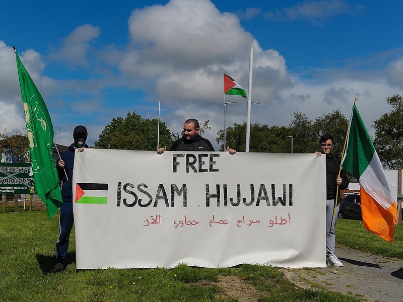 Demonstrators at the Palestinian solidarity Rally at Free Derry Wall on Saturday after last. Photo: George Sweeney. DER2120GS – 057