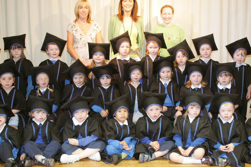 The children at Termoncanice Primary School nursery pictured during their graduation ceremony with teacher Ann Marie Diamond and assistants Paula Morgan and Hilary Hargan. LV23-715MML