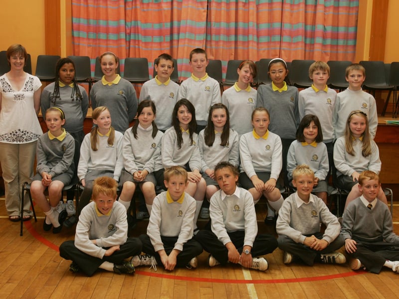 Model Primary School, Northland Road. Included is Mrs. Sara Polley, class teacher. (2606C46)