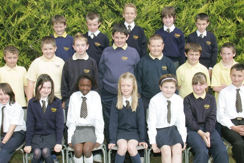 The children of P7 class at Central Primary School in Limavady. LV26-763MML