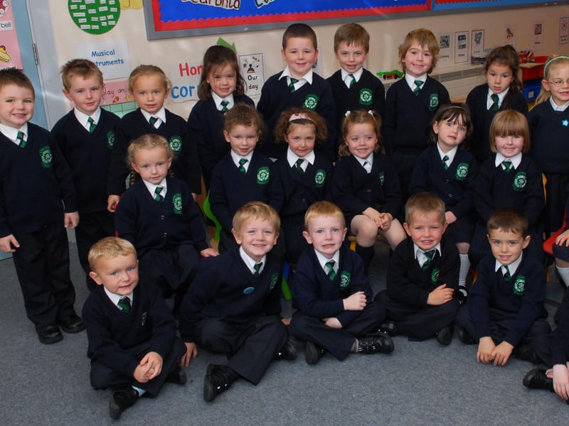 The P1 '3' class at St. Patrick's Primary School, Pennyburn. LS39-189KM