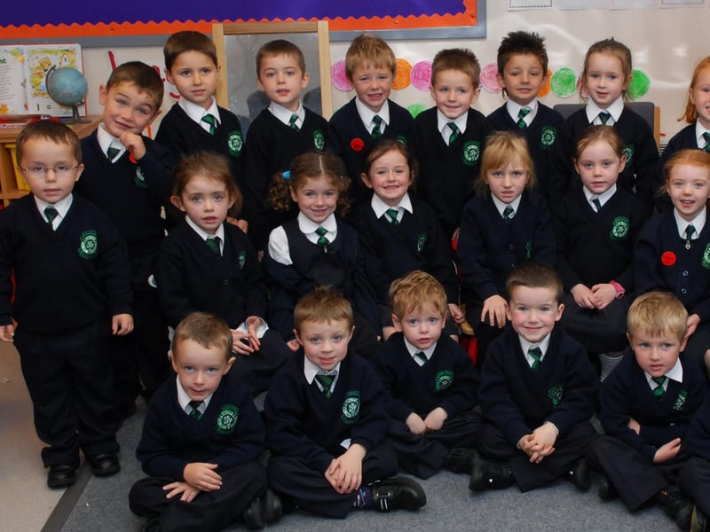 The P1 '4' class at St. Patrick's Primary School, Pennyburn. LS39-190KM