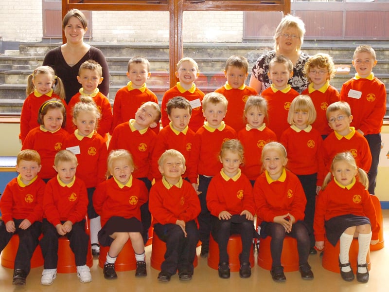 P1 pupils from Steelstown Primary School with Patricia Cavanagh, left, classroom assistant, and Charlotte Devine, teacher. (2109PG22)