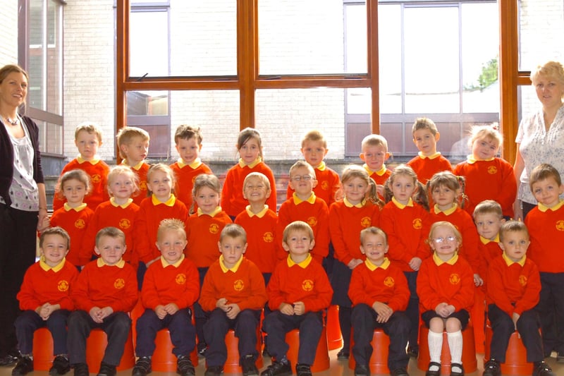 P1 pupils from Steelstown Primary School with Mrs O'Neill, left, teacher, and Miss McCafferty, classroom assistant. (2109PG21)