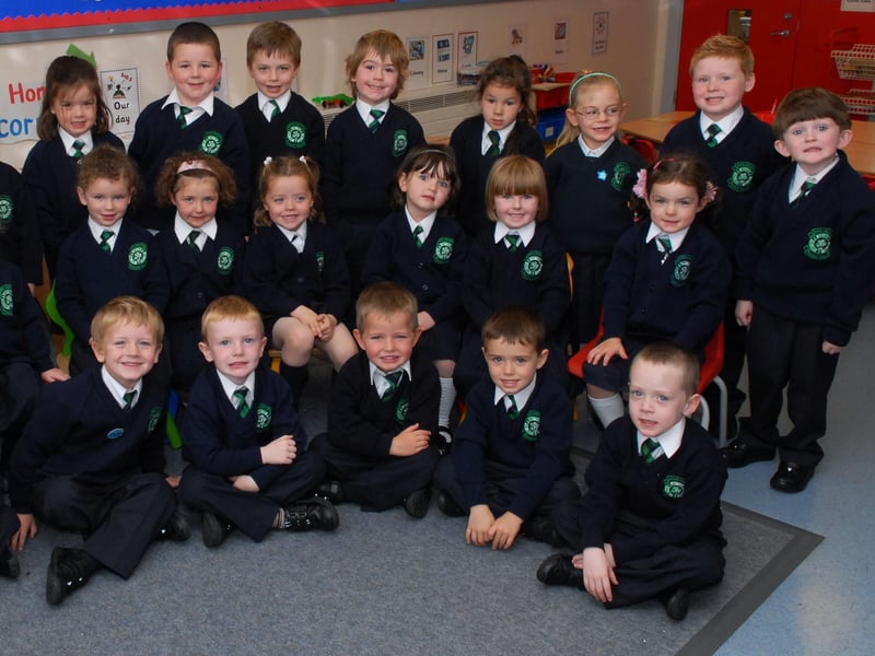 The P1 '3' class at St. Patrick's Primary School, Pennyburn. LS39-189KM