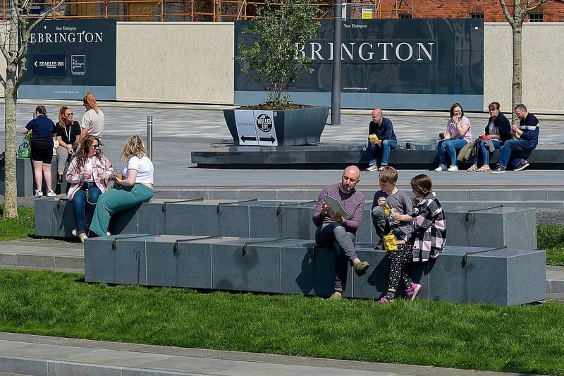 The mild weather on Sunday last attracted people to Ebrington Square. DER2120GS – 004