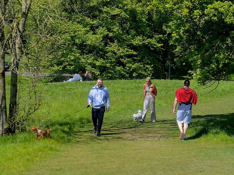 Locals enjoy a stroll in a picturesque St Columb’s Park on Sunday afternoon last. DER2120GS – 010
