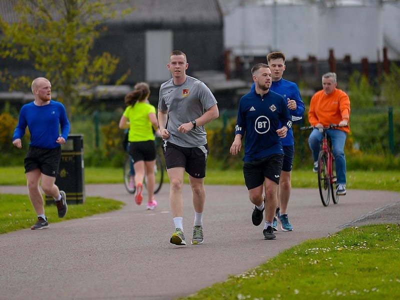 Joggers make their way along Queen’s Quay on Saturday morning last. DER2120GS – 001