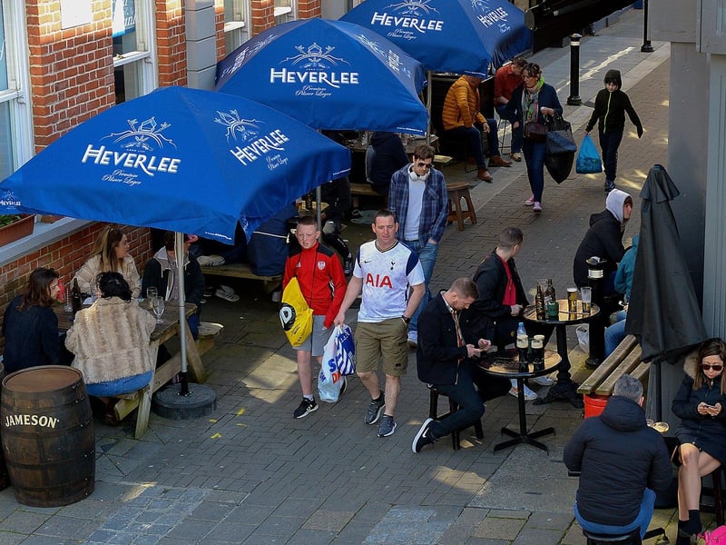 Local pubs, with an outdoor service, were busy over the Bank Holiday weekend as lockdown restrictions were further eased on Friday last. Photo: George Sweeney / Derry Journal.  DER2117GS - 051