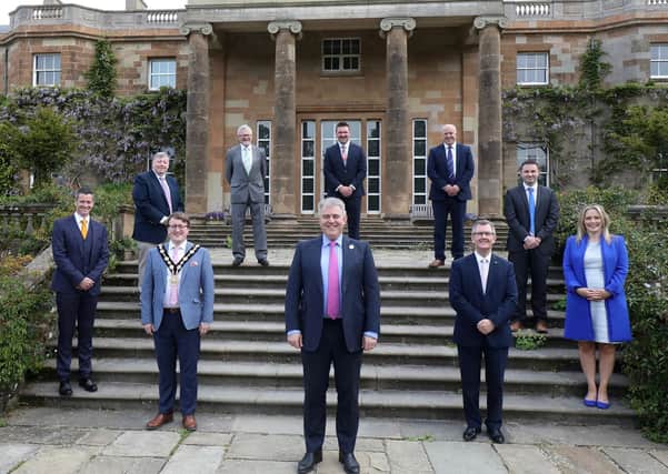 Pictured at Hillsborough Castle and Gardens following the announcement by The Rt Hon Brandon Lewis MP, Secretary of  State for Northern Ireland that Hillsborough has received Royal Status are: (front l-r) David Burns, Chief Executive, Lisburn & Castlereagh City Council; the Mayor, Councillor Hon Nicholas Trimble; The Rt Hon Sir Jeffrey Donaldson MP; Laura McCorry, Head of Hillsborough Castle and Gardens.  (back l-r) Alderman Paul Porter, Alderman Owen Gawith; Councillor Scott Carson; Alderman James Tinsley and Dr Ciaran Toal, Research Officer, Irish Linen Centre and Lisburn Museum.