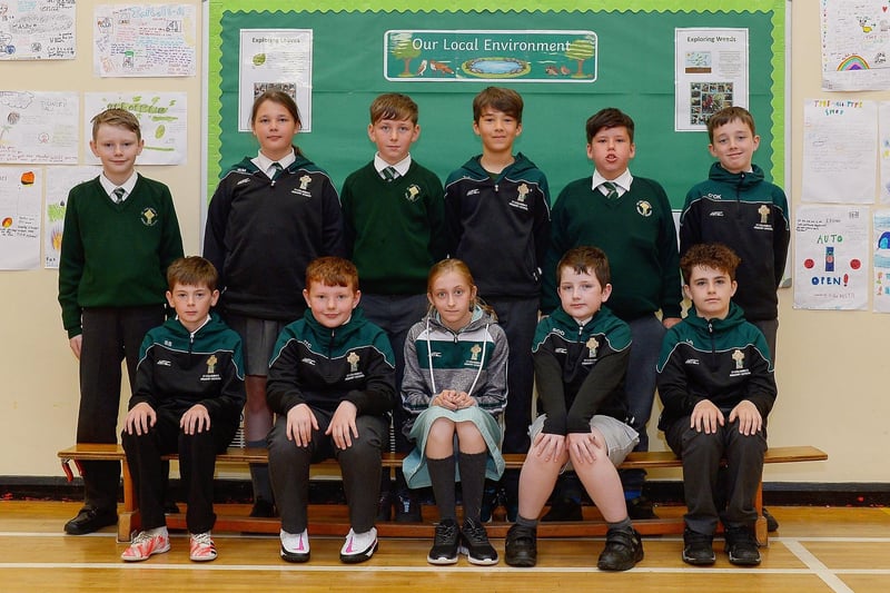 Mr Doyle’s P7 class at St Columba’s Primary School, Derry. DER2123GS – 058