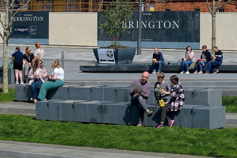 The mild weather on Sunday last attracted people to Ebrington Square. DER2120GS – 004