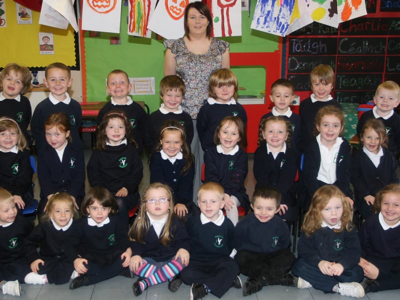 Muinteoir S.In Mhic Giolla Bhride P1 class at Bunscoil Cholmcille, Steelstown. 3009JM150