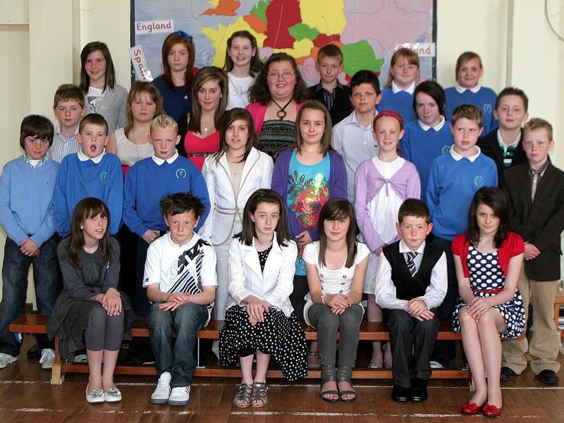 The pupils from Mr Hegarty's class at Termoncanice Primary School who have been confirmed at a recent service.  PIcture Inpresspics.com. LV20-458MMCK10