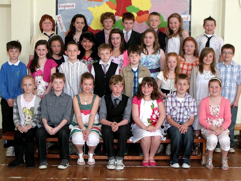 The pupils from Mr McCloskey's class at Termoncanice Primary School who have been confirmed at a recent service. PIcture Inpresspics.com. LV20-461MMCK10