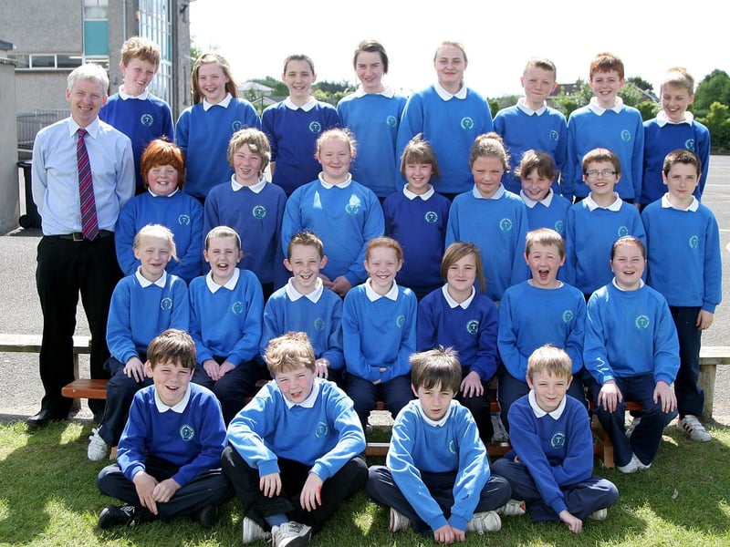 Mr McCloskey and his P7 leavers class at Termoncanice Primary School. Picture Inpresspics.com. LV21-470MMCK10