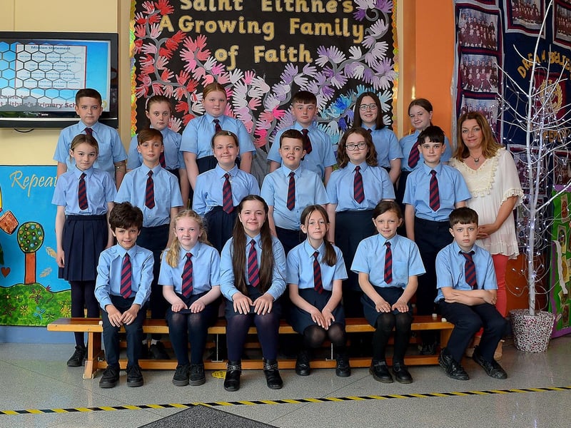 Mrs F. McKay’s P7 class at St Eithne’s Primary School, Derry. DER2123GS – 003