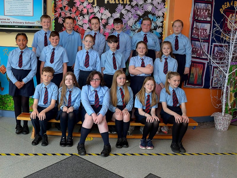 Mr P. Kerr’s P7 class at St Eithne’s Primary School, Derry. DER2123GS – 004
