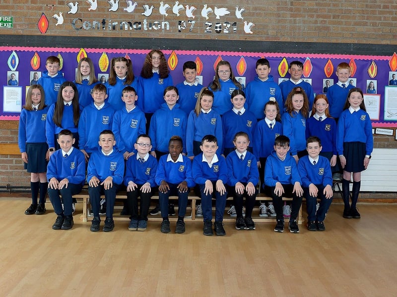 Mr Morrison’s P7 class at Chapel Road Primary School, Derry.  DER2123GS – 007