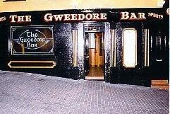 On the same premises as Peadar O’Donnell’s is the Gweedore Bar, itself a well trodden path for both locals and visitors. Full of craic and there’s always a great atmosphere.