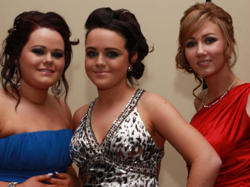 Noimi McGinley, Elisha Doherty and Lauren Bradley who attended Scoil Mhuire Formal. (1801JB35)