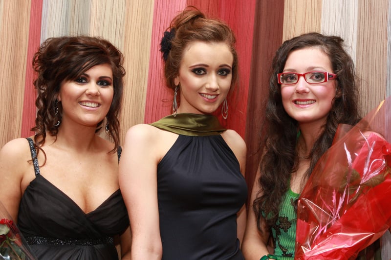 Amy Grant, Jessica Kelly and Mary Doherty at Scoil Mhuire Formal in the Inishwoen Gateway Hotel.  (1801JB54)