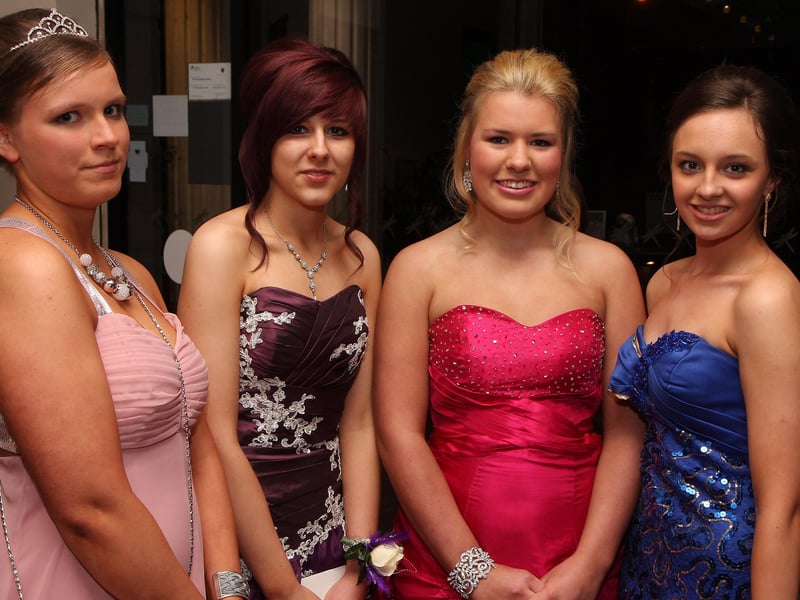 Students arriving for the Lisneal College annual formal dinner in the Everglades Hotel. From left, Laura Thomson, Alison Borland, Abbie Wilson and Laura Canning. INLS 1248-509MT.