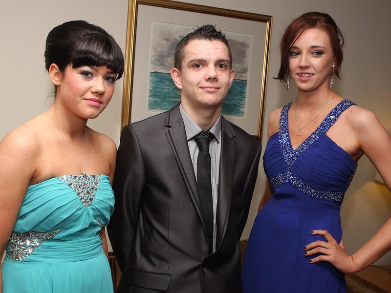 Keeva Armstrong, Taylor Boyd and Victoria Keeman, arriving for the Lisneal College annual formal dinner in the Everglades Hotel.  INLS 1248-516MT.