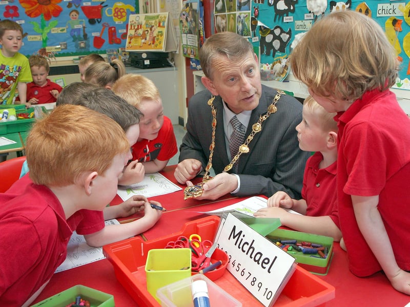 The Mayor showing his chain of office to children in class P1 on his courtesy visit to Broadbridge primary school.