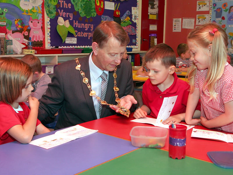 The Mayor showing his chain of office to children in class P1 on his courtesy visit to Broadbridge primary school.