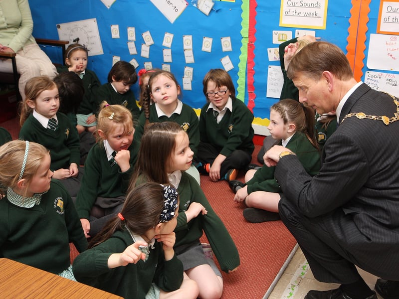 The Mayor of Derry Alderman Maurice Devenney, speaking to P1 pupils on his courtesy visit to St. Columba’s primary school, Newbuildings.