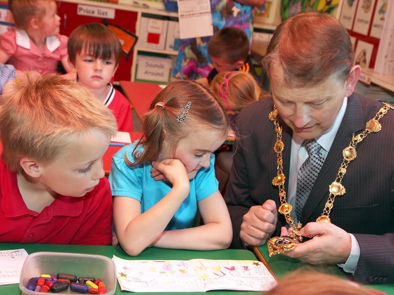 The Mayor showing his chain of office to children in class P1 on his courtesy visit to Broadbridge primary school.