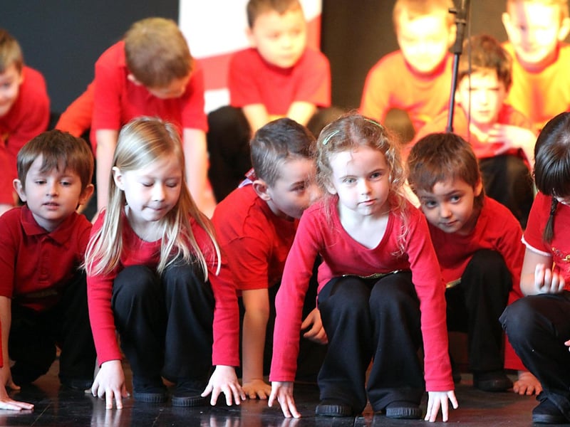 Pupils from Ballykelly Primary School perform in Pandemonium the schools Christmas play. INLV5012-051KDR
