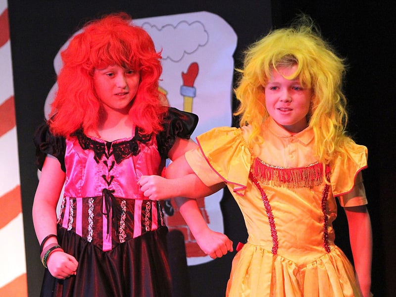 The ugly sisters Jack Williams and Joel McGuinness join forces in the Ballykelly Primary School's Christmas Play, Pandemonium. INLV5012-116KDR