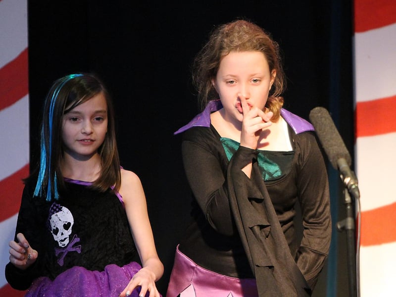 The 'baddie' in Ballykelly Primary Schools Christmas Play, Pandemonium. INLV5012-082KDR