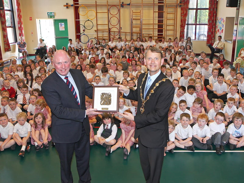 The Mayor presents a special Civic gift to Terry McMaster, on his courtesy visit to Drumahoe primary school.