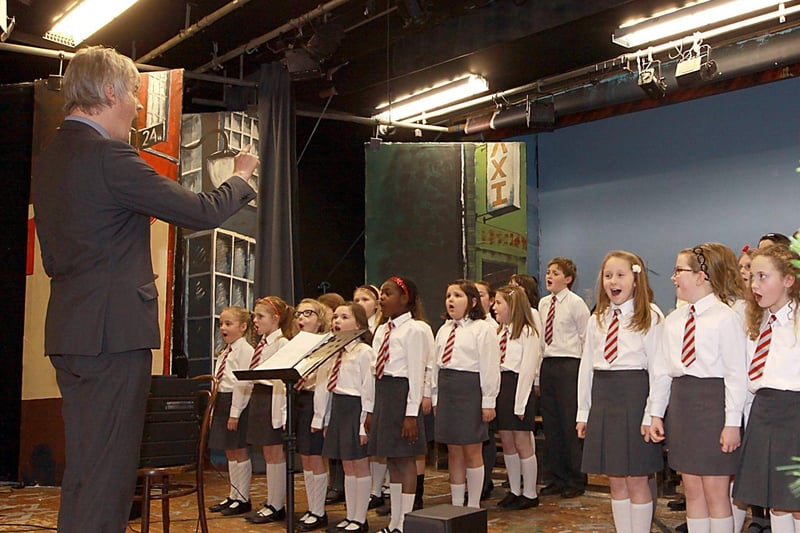 The Drumachose Primary School choir perform at the Limavady grammar Schools Christmas Fair. INLV4912-128KDR